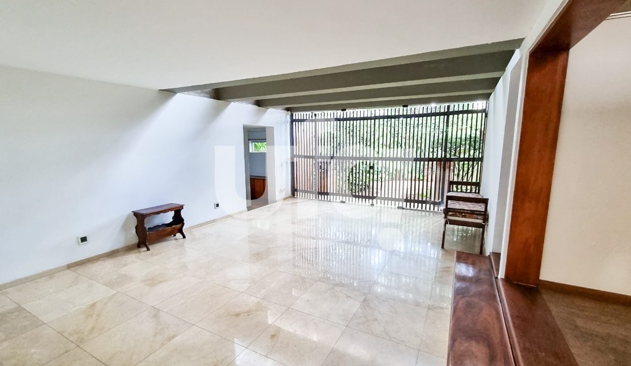 Casa para alugar no Alto de Pinheiros, com 2 suítes, 303m²